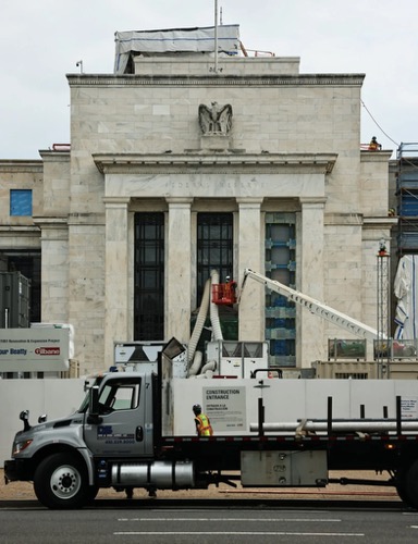 川普美联储现场’逼宫’，鲍威尔：已读不回！ image 1